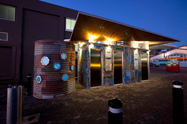 Helensville loos image 4